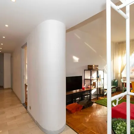 Lungo Po Riverview Apartment