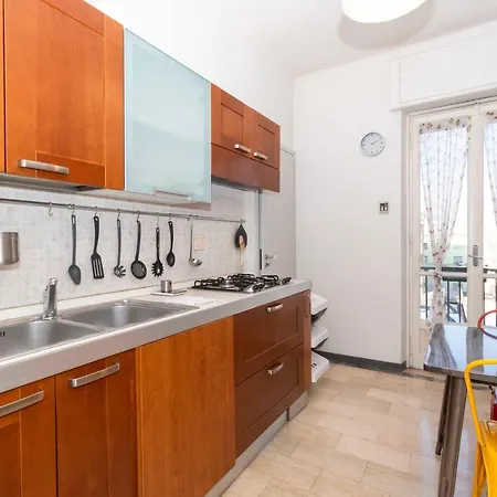Lungo Po Riverview Apartment