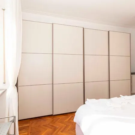Lungo Po Riverview Apartment Turin