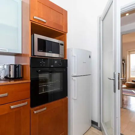 Lungo Po Riverview Apartment Turin