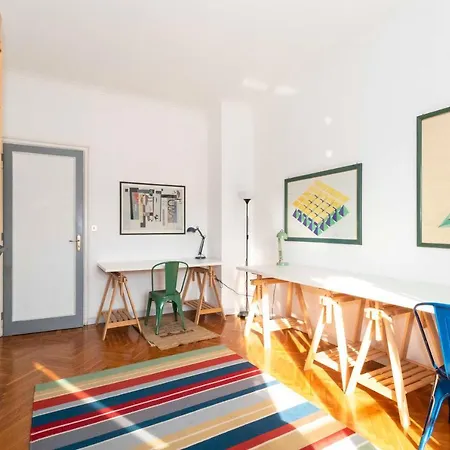 Lungo Po Riverview Apartment